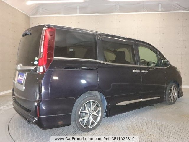 toyota esquire 2014 CFJ1625319 image 2