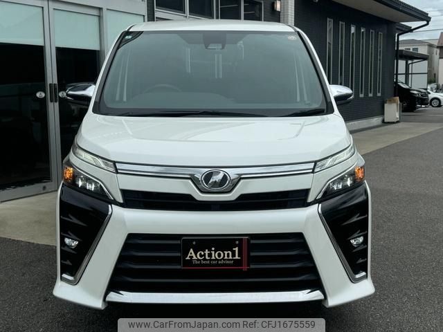 toyota voxy 2018 CFJ1675559 image 2