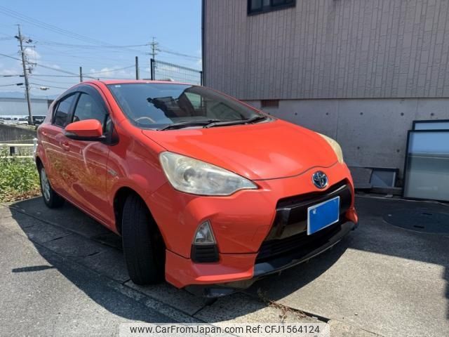 toyota aqua 2013 CFJ1564124 image 1