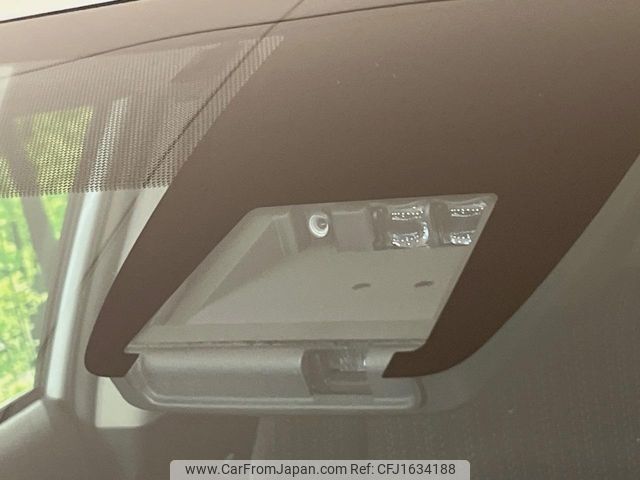 toyota auris 2017 CFJ1634188 image 2
