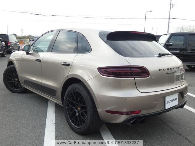 porsche macan 2017 CFJ1833237 image 2