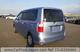 toyota noah 2007 NIKYO_FB77283