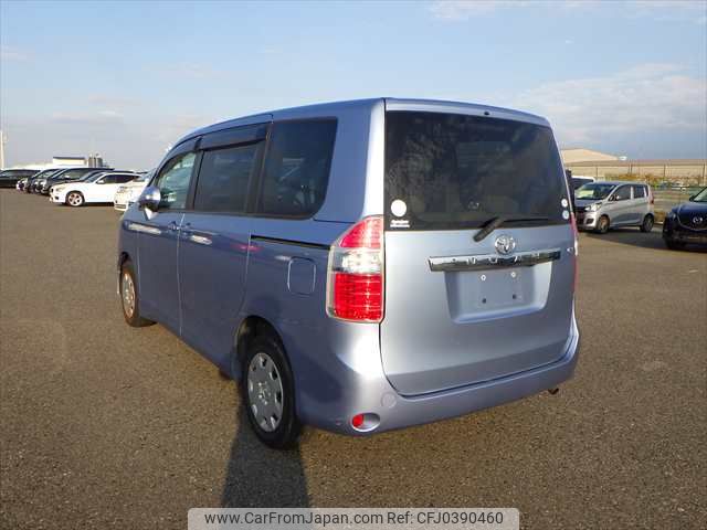 toyota noah 2007 NIKYO_FB77283 image 1