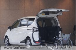 toyota sienta 2019 CFJ1506252