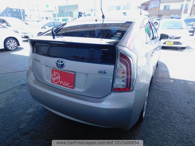 toyota prius 2013 CFJ1600854 image 2