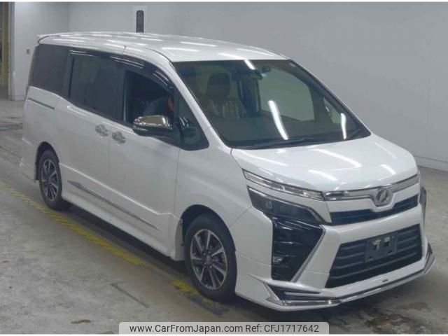 toyota voxy 2018 CFJ1717642 image 1
