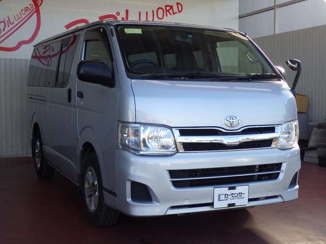 toyota hiace-van 2011 17010105 image 1