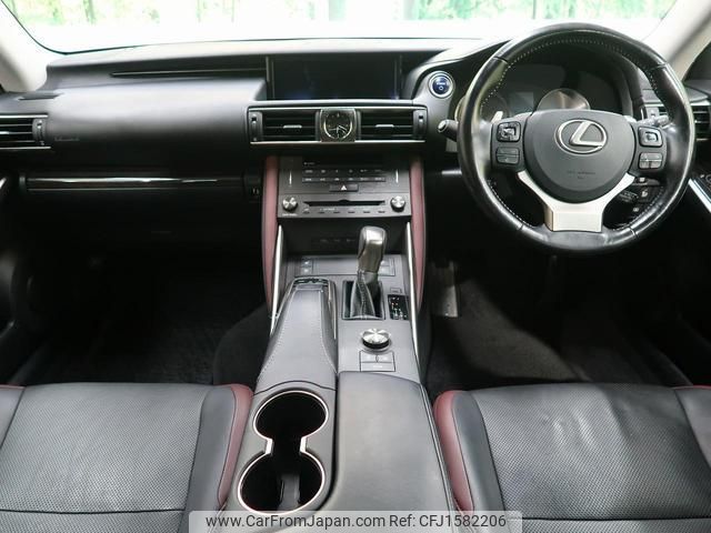lexus is 2019 CFJ1582206 image 2
