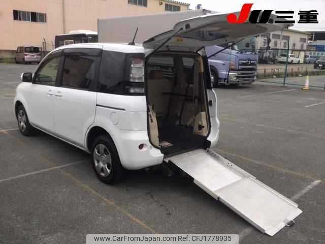 toyota sienta 2013 CFJ1778935 image 2