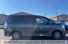 toyota noah 2007 NIKYO_YA97089