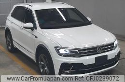 volkswagen tiguan 2019 -VOLKSWAGEN--VW Tiguan WVGZZZ5NZKW914327---VOLKSWAGEN--VW Tiguan WVGZZZ5NZKW914327-