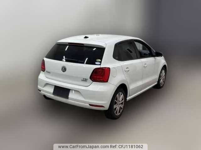 volkswagen polo 2016 -VOLKSWAGEN--VW Polo DBA-6RCJZ--WVWZZZ6RZGU019993---VOLKSWAGEN--VW Polo DBA-6RCJZ--WVWZZZ6RZGU019993- image 2