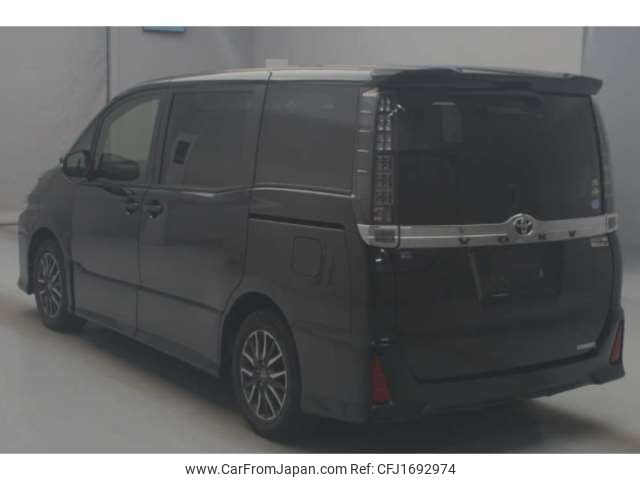 toyota voxy 2016 CFJ1692974 image 2