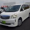 toyota noah 2012 CFJ1542640 image 1