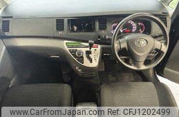 toyota isis 2010 504928-930417