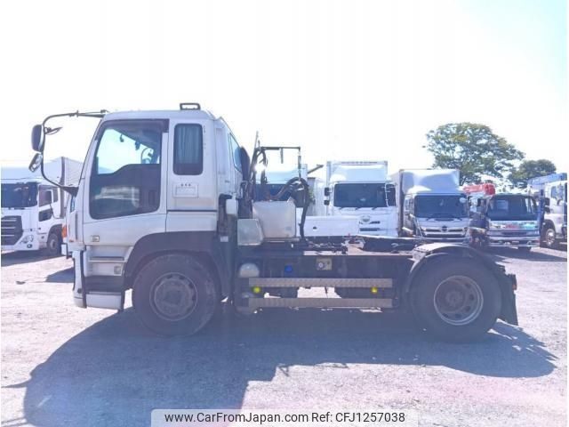 isuzu giga 2016 CFJ1257038 image 2