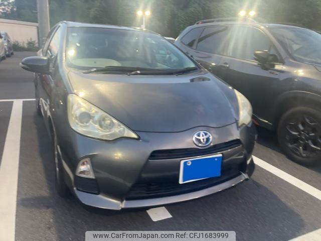 toyota aqua 2012 CFJ1683999 image 2