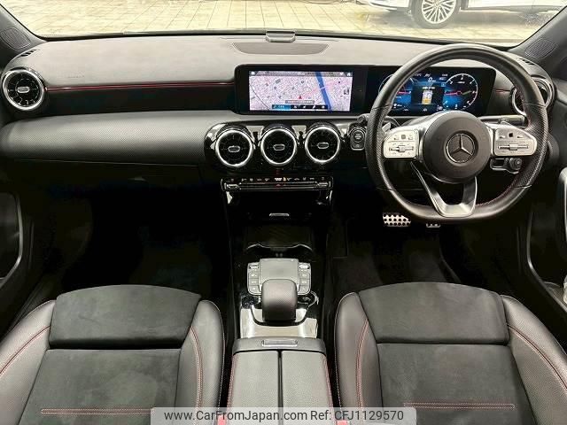 mercedes-benz a-class 2021 quick_quick_3DA-177012_W1K1770122V100456 image 2