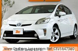 toyota prius 2012 CFJ1647360