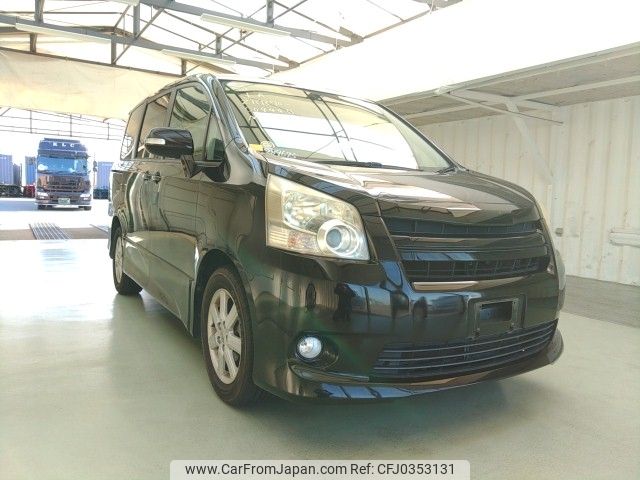 toyota noah 2007 ENHANCEAUTO_1_ea289675 image 1