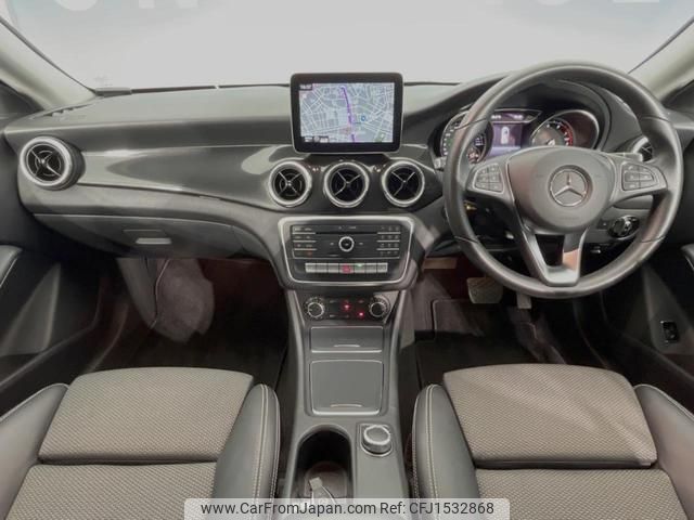 mercedes-benz cla-class 2018 CFJ1532868 image 2