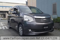toyota noah 2012 CFJ0471239