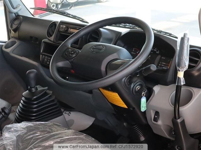 hino dutro 2025 CFJ1572920 image 2
