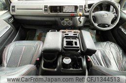 toyota hiace-van 2010 504928-931027