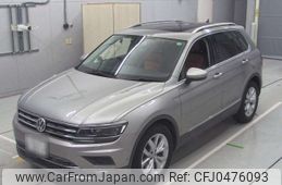 volkswagen tiguan 2017 -VOLKSWAGEN 【富山 333の1013】--VW Tiguan 5NCZE-WVGZZZ5NZJW816447---VOLKSWAGEN 【富山 333の1013】--VW Tiguan 5NCZE-WVGZZZ5NZJW816447-