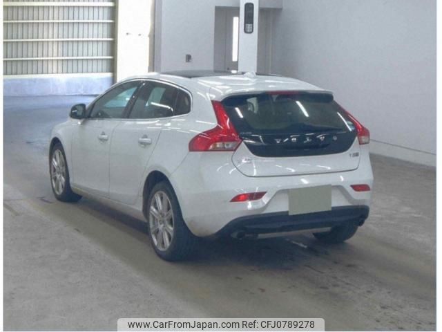 volvo v40 2020 quick_quick_DBA-MB4154T_YV1MV2920K2597098 image 2