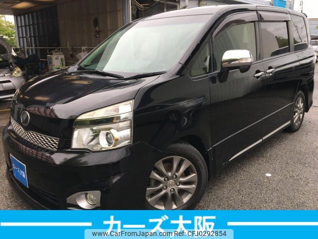 toyota voxy 2013 -TOYOTA--Voxy DBA-ZRR70W--ZRR70W-0586240---TOYOTA--Voxy DBA-ZRR70W--ZRR70W-0586240- image 1