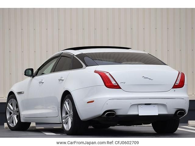 jaguar xj-series 2010 quick_quick_J12LA_SAJKC10P0ALV05363 image 2