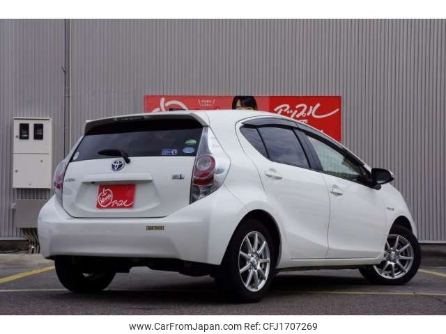 toyota aqua 2012 CFJ1707269 image 2