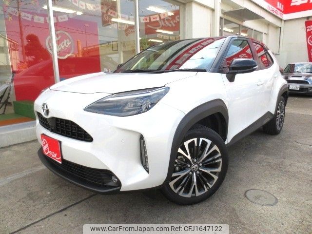 toyota yaris-cross 2023 CFJ1647122 image 1