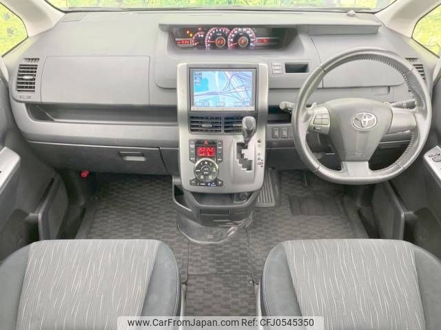 toyota voxy 2012 -TOYOTA--Voxy DBA-ZRR70W--ZRR70-0529444---TOYOTA--Voxy DBA-ZRR70W--ZRR70-0529444- image 2