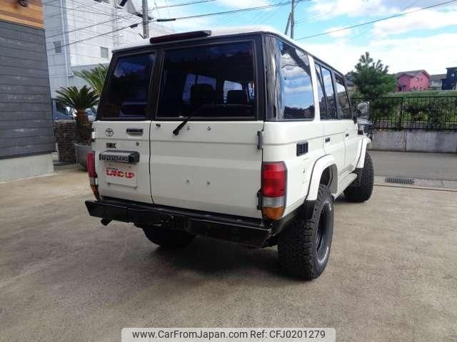 toyota landcruiser-70 1998 quick_quick_KC-HZJ77HV_HZJ77-0010133 image 2