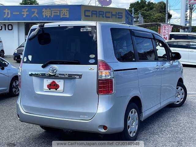 toyota noah 2009 504928-923695 image 2