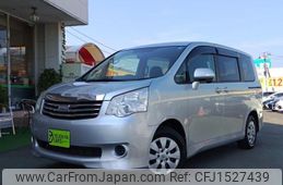 toyota noah 2013 CFJ1527439