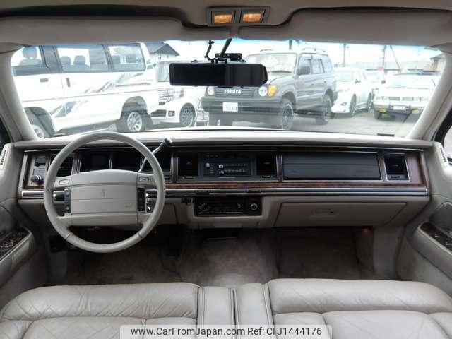 lincoln town-car 1992 quick_quick_-L14W-_1LNLM83W6NY708368 image 2