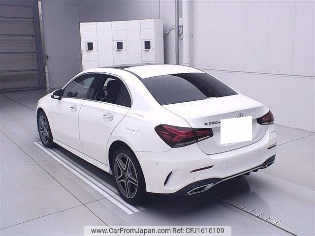 mercedes-benz a-class 2023 CFJ1610109 image 2