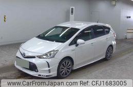toyota prius-α 2017 CFJ1683005