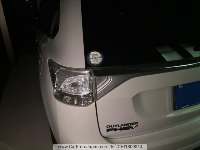 mitsubishi outlander-phev 2013 CFJ1809814 image 2