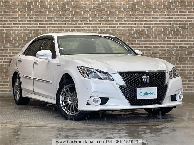 toyota crown 2015 -TOYOTA--Crown DAA-AWS211--AWS211-6005584---TOYOTA--Crown DAA-AWS211--AWS211-6005584- image 1