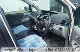toyota noah 2004 504928-931700