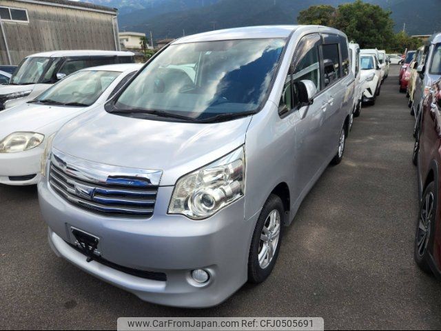 toyota noah 2013 -TOYOTA--Noah ZRR70G--0554747---TOYOTA--Noah ZRR70G--0554747- image 1