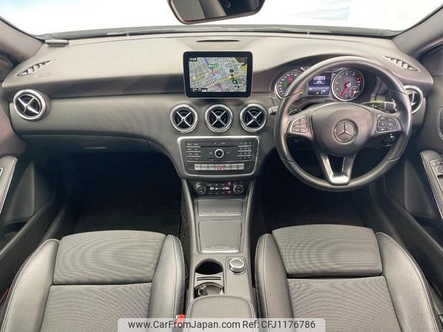 mercedes-benz a-class 2017 quick_quick_176042_WDD1760422J650603 image 2