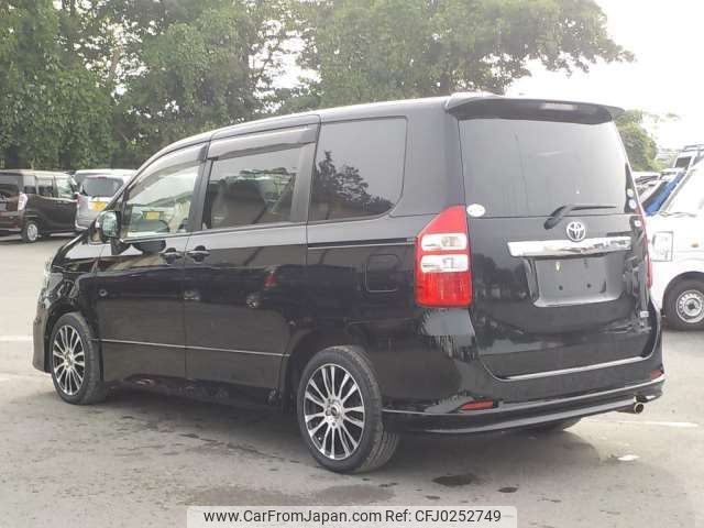 toyota noah 2013 -TOYOTA--Noah DBA-ZRR75W--ZRR75-0112910---TOYOTA--Noah DBA-ZRR75W--ZRR75-0112910- image 2