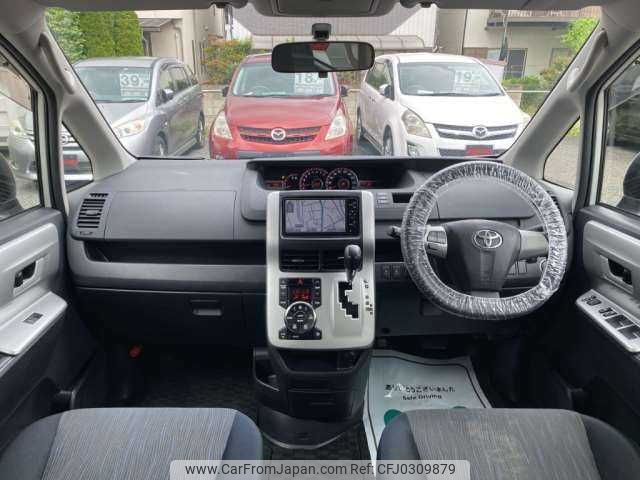 toyota voxy 2010 TE4573 image 2