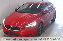 volvo v40 2018 CFJ1536030
