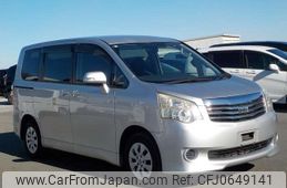 toyota noah 2010 -TOYOTA--Noah DBA-ZRR70G--ZRR70-0370517---TOYOTA--Noah DBA-ZRR70G--ZRR70-0370517-